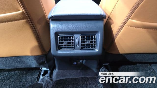 Toyota Camry 2025 — Photo 8/36