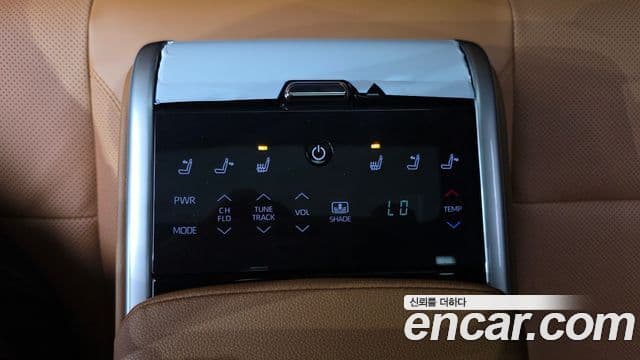 Toyota Camry 2025 — Photo 26/36