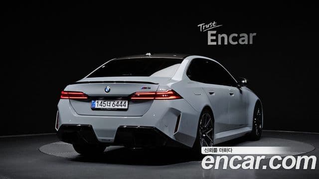 BMW M5 2026 — Şəkil 32/33