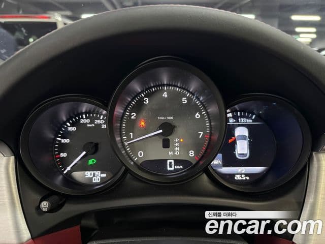 Porsche Macan 2022 — фото 4 из 16