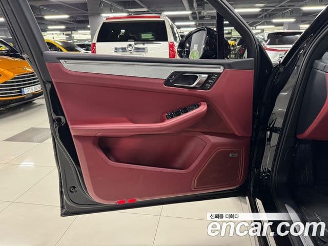 Porsche Macan 2022 — Şəkil 5/16