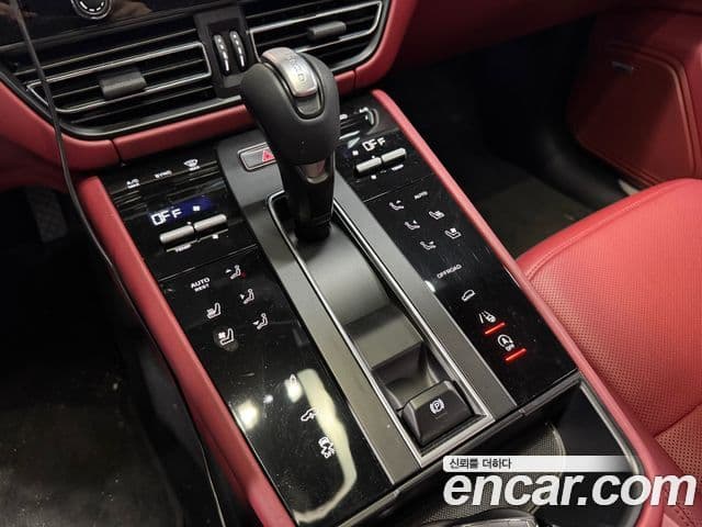 Porsche Macan 2022 — Şəkil 10/16