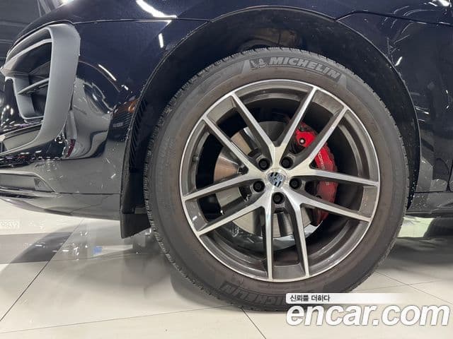 Porsche Macan 2022 — фото 11 из 16