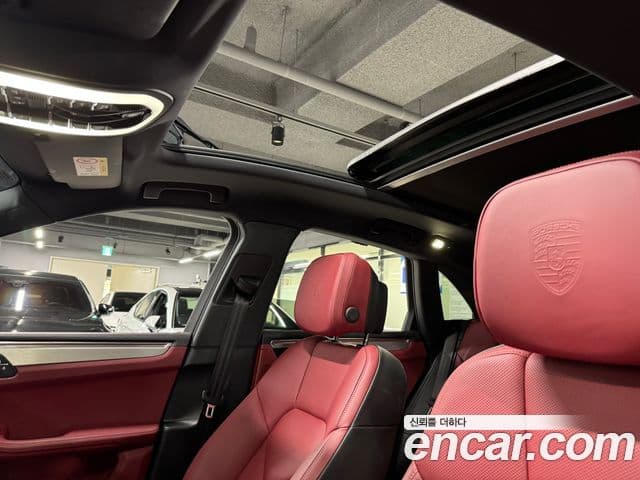 Porsche Macan 2022 — Şəkil 13/16