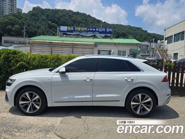Audi Q7 2021 — ფოტო 2/9
