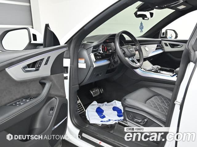 Audi Q8 2021 — Photo 8/20