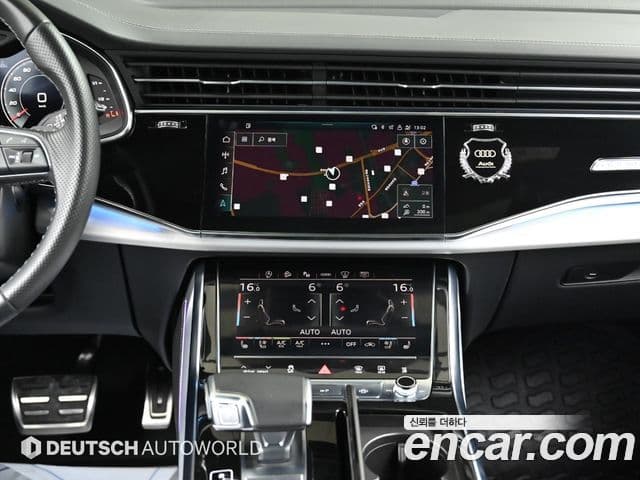 Audi Q8 2021 — Photo 11/20