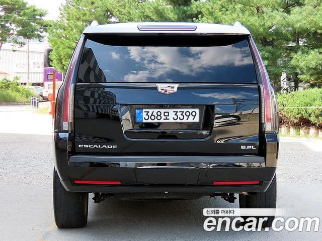 Cadillac Escalade 2019 — Фото 4/20