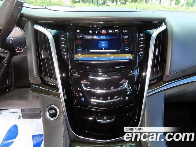 Cadillac Escalade 2019 — Фото 11/20