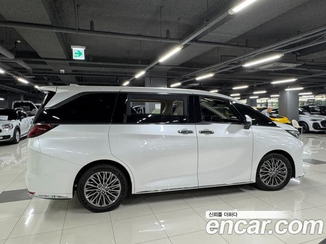 Lexus LM 2025 — Фото 1/17