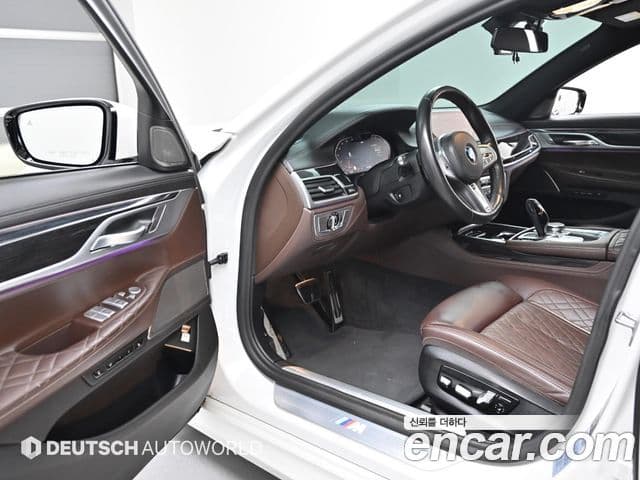BMW 7 Series 2019 — Фото 10/20