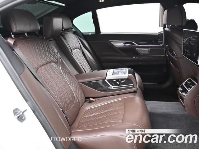 BMW 7 Series 2019 — Фото 11/20