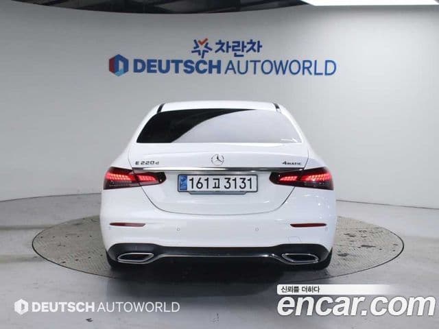 Mercedes-Benz E-Class 2023 — Фото 3/20