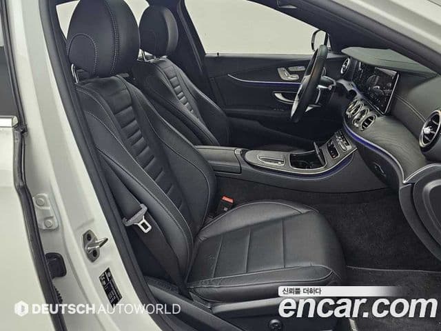 Mercedes-Benz E-Class 2023 — Фото 8/20