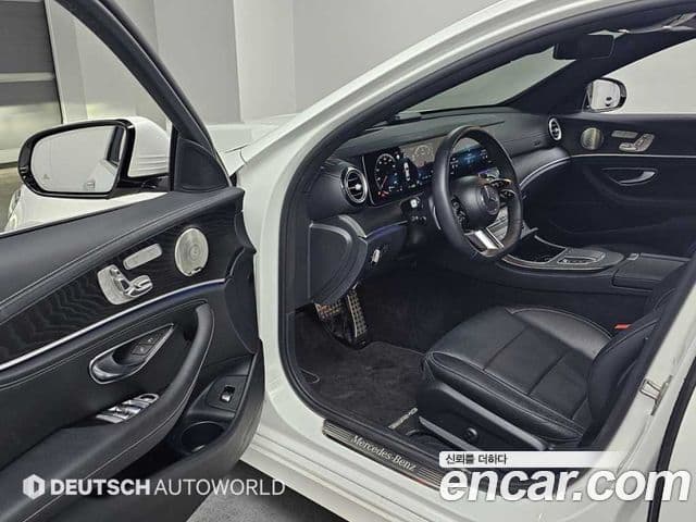 Mercedes-Benz E-Class 2023 — Фото 11/20