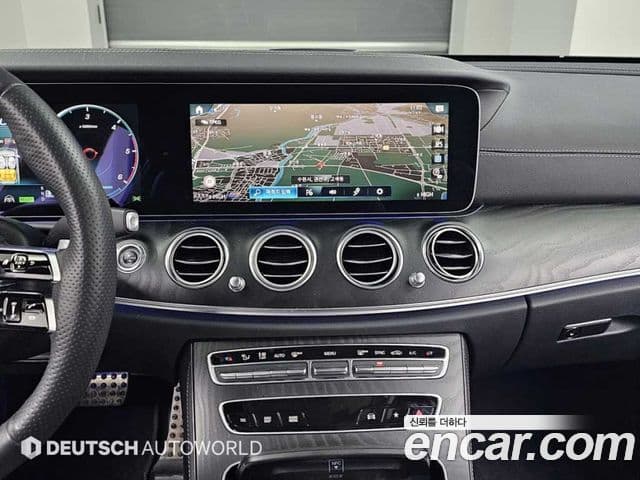 Mercedes-Benz E-Class 2023 — Фото 14/20