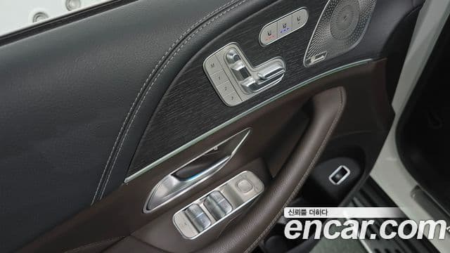 Mercedes-Benz GLS-Class 2022 — Фото 19/20