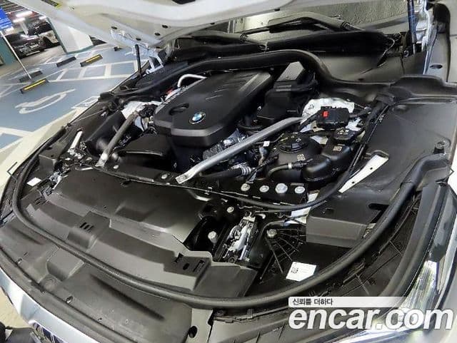 BMW 5 Series 2024 — Фото 19/20