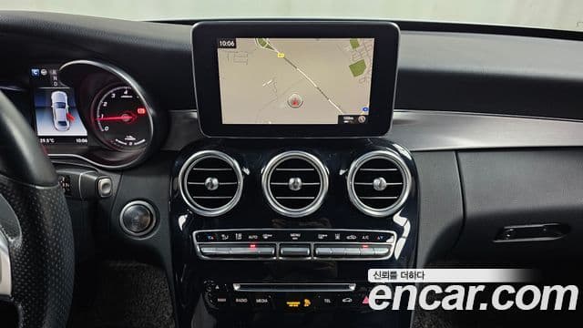 Mercedes-Benz C-Class 2018 — Фото 12/20