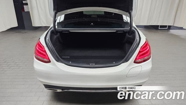 Mercedes-Benz C-Class 2018 — Фото 15/20