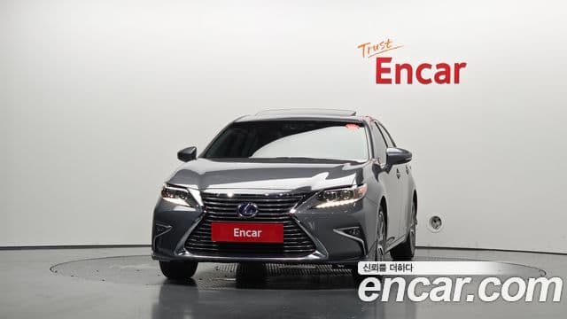 Lexus ES300h 2018 — Фото 3/20