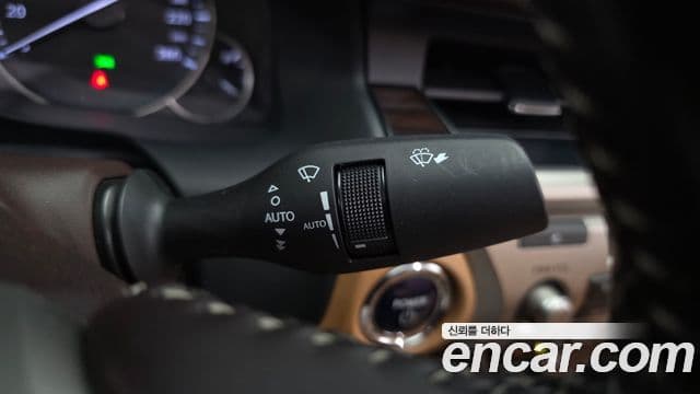 Lexus ES300h 2018 — Photo 32/34