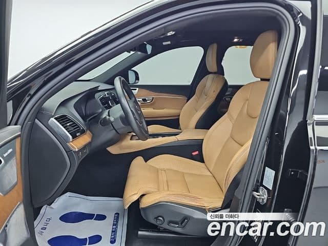 Volvo XC90 2018 — ფოტო 19/19