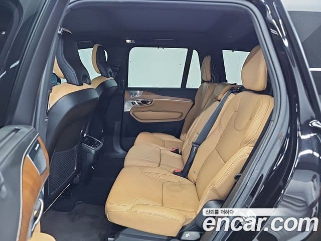 Volvo XC90 2018 — ფოტო 13/19