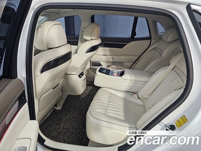 Genesis G90 2023 — Photo 10/20