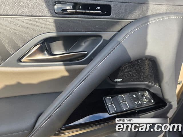 Lexus LX 2025 — Photo 16/18