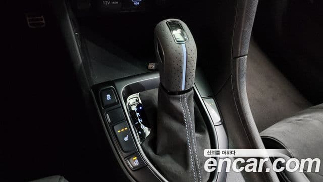 Hyundai Veloster 2020 — Фото 9/20