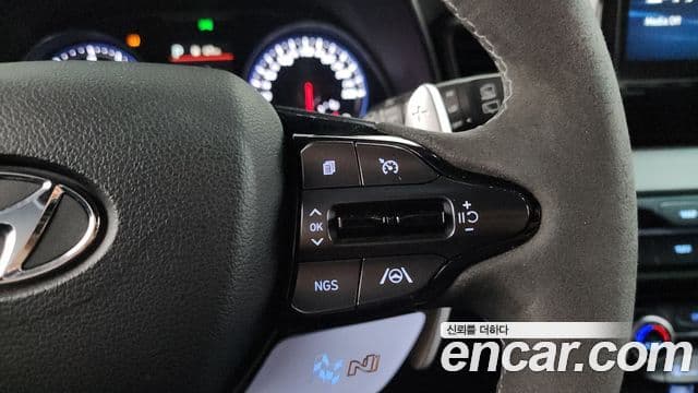 Hyundai Veloster 2020 — Фото 17/20