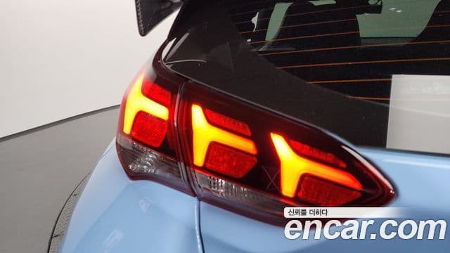 Hyundai Veloster 2020 — Şəkil 16/30