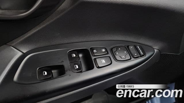 Hyundai Veloster 2020 — Şəkil 26/30