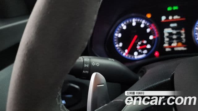 Hyundai Veloster 2020 — Şəkil 28/30