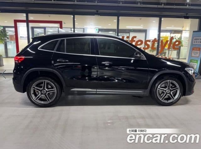 Mercedes-Benz GLA-Class 2020 — ფოტო 2/20