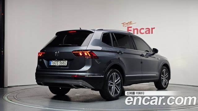 Volkswagen Tiguan Allspace 2020 — Şəkil 34/39