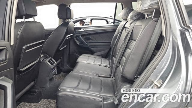 Volkswagen Tiguan Allspace 2020 — Şəkil 27/39