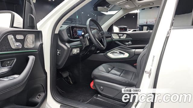 Mercedes-Benz GLE-Class 2025 — Photo 9/34