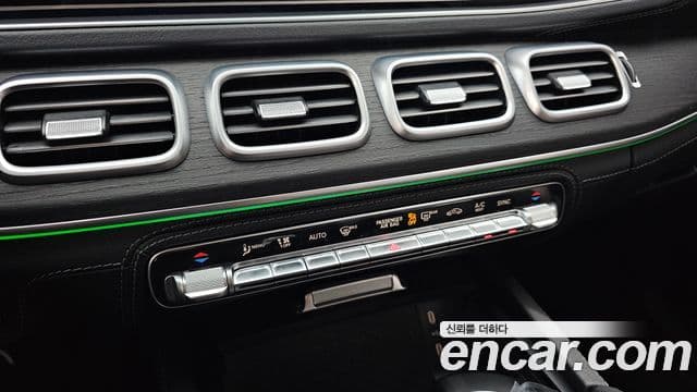 Mercedes-Benz GLE-Class 2025 — Photo 17/34
