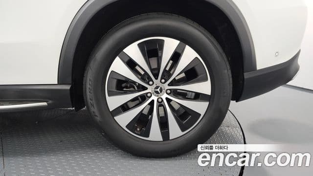 Mercedes-Benz GLE-Class 2025 — Photo 19/34
