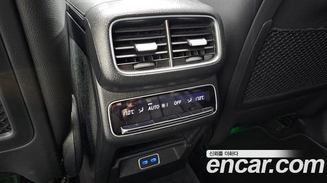 Mercedes-Benz GLE-Class 2025 — Photo 33/34