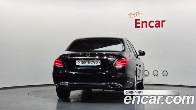 Mercedes-Benz E-Class 2019 — Фото 3/20