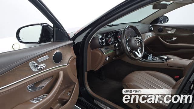 Mercedes-Benz E-Class 2019 — Фото 9/20