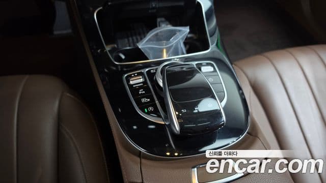 Mercedes-Benz E-Class 2019 — Фото 18/20