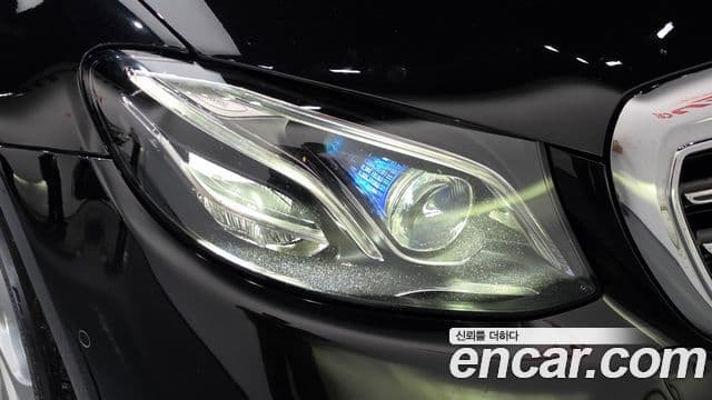Mercedes-Benz E-Class 2019 — Şəkil 13/34