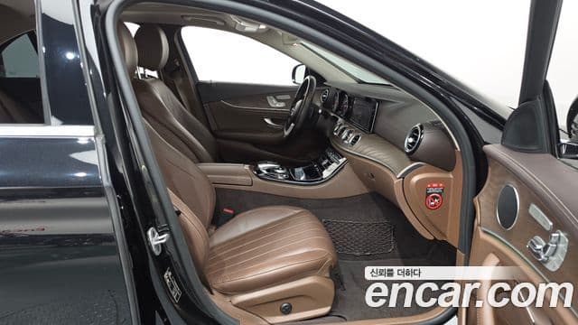 Mercedes-Benz E-Class 2019 — Şəkil 20/34