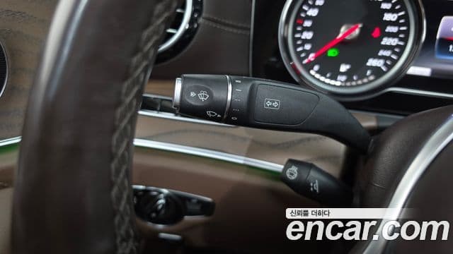 Mercedes-Benz E-Class 2019 — Şəkil 19/34