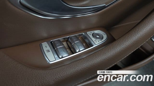Mercedes-Benz E-Class 2019 — Şəkil 28/34