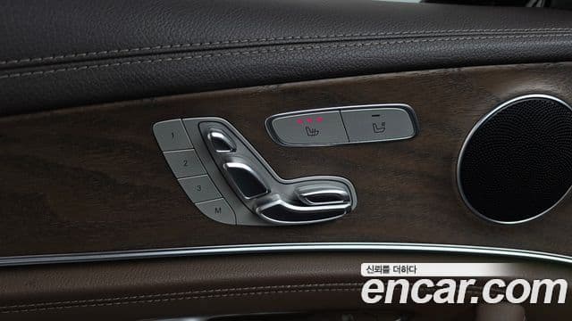 Mercedes-Benz E-Class 2019 — Şəkil 21/34